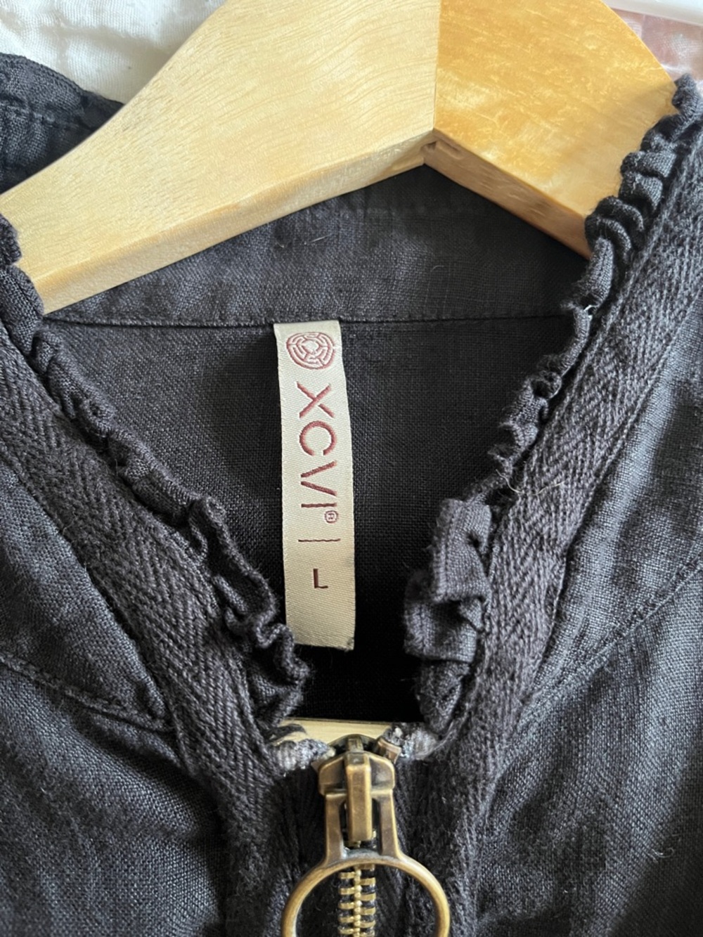 XCVI Black Birch Jacket with Crochet Sleeve Panels size large boho linen - Picture 4 of 6